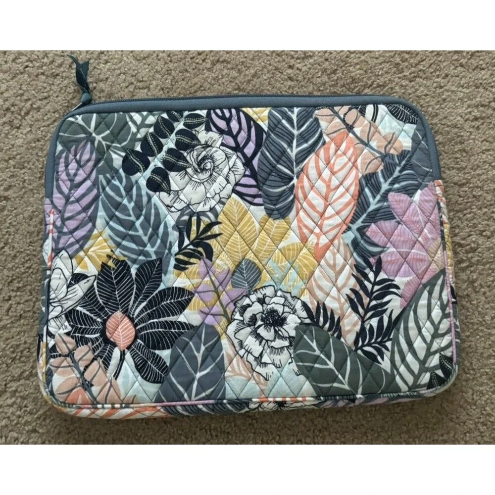 Vera Bradley Floral Flora Quilted Fabric Laptop Computer Sleeve 14X11